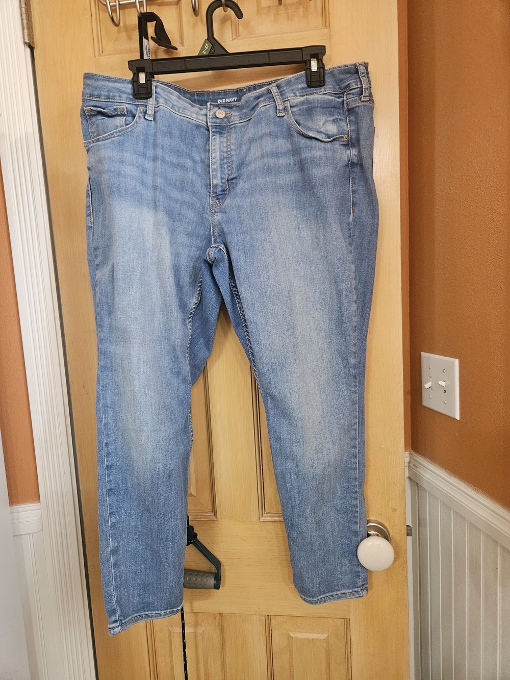 Old Navy Women's Light Wash Straight Jeans - Petite